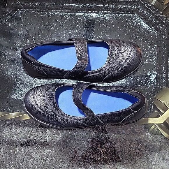 APEX SLIP RESISTANT  VELCRO STRAP ROUND TOE MARY JANE STYLE SHOE - Picture 13 of 15